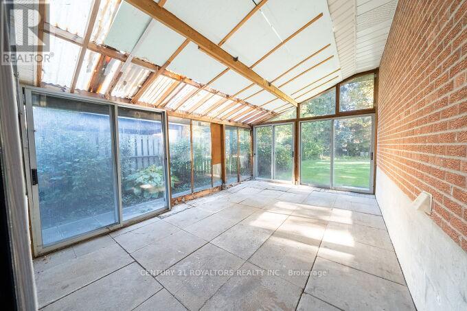 443 Atwater Avenue, Mississauga, Ontario  L5G 2A4 - Photo 17 - W12484313