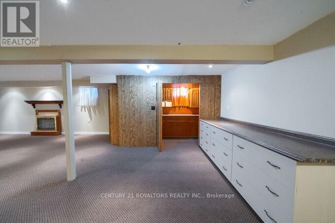 443 Atwater Avenue, Mississauga, Ontario  L5G 2A4 - Photo 21 - W12484313