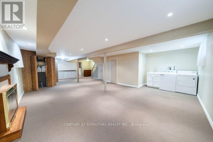 443 Atwater Avenue, Mississauga, Ontario  L5G 2A4 - Photo 22 - W12484313