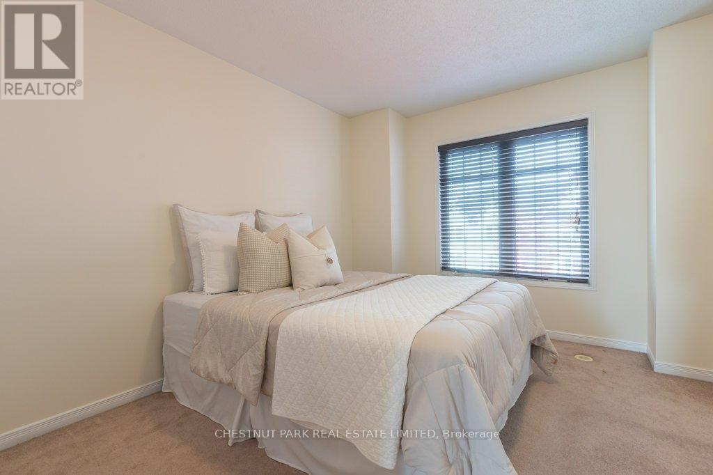 35 Mantello Drive, Toronto, Ontario  M3J 0H6 - Photo 17 - W12484315