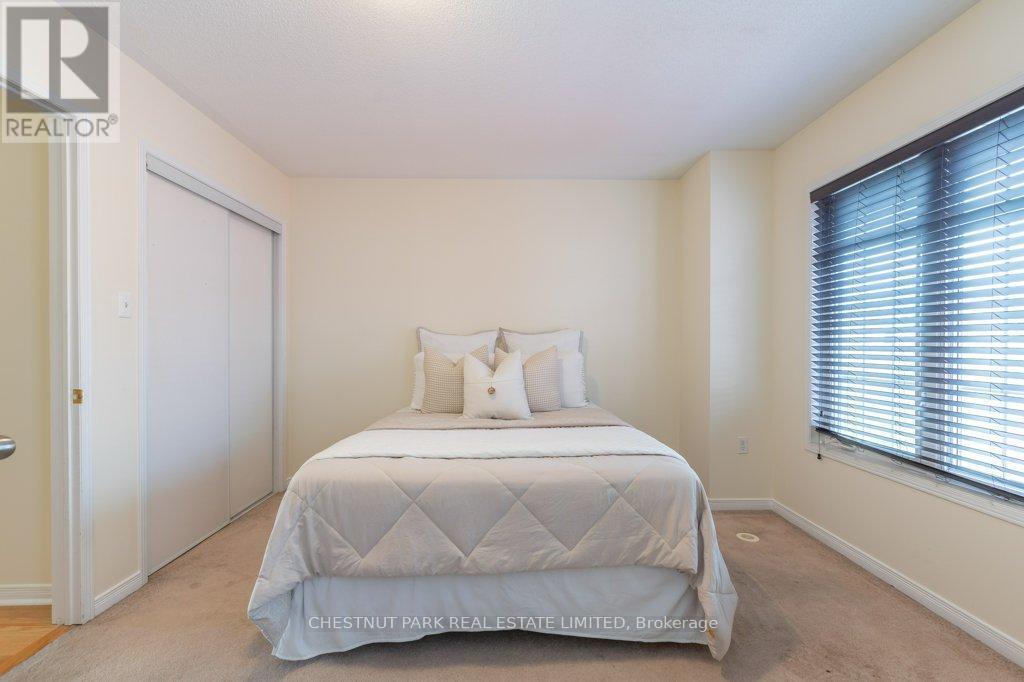 35 Mantello Drive, Toronto, Ontario  M3J 0H6 - Photo 18 - W12484315