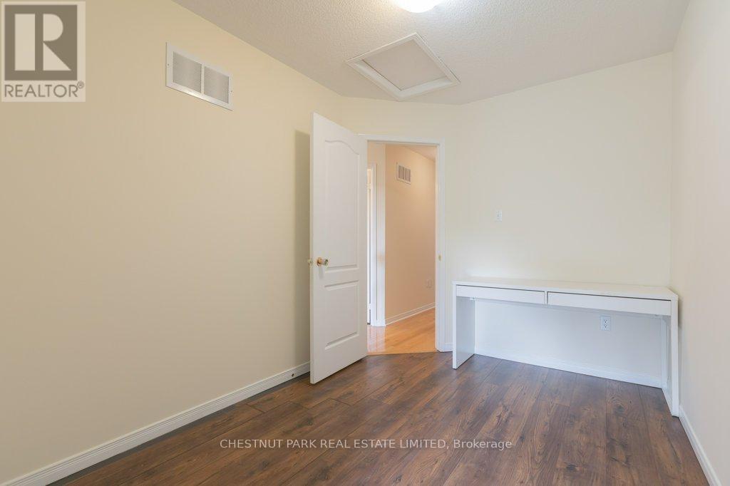 35 Mantello Drive, Toronto, Ontario  M3J 0H6 - Photo 23 - W12484315