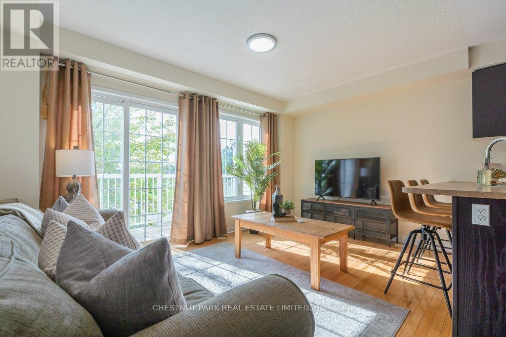 35 Mantello Drive, Toronto, Ontario  M3J 0H6 - Photo 3 - W12484315