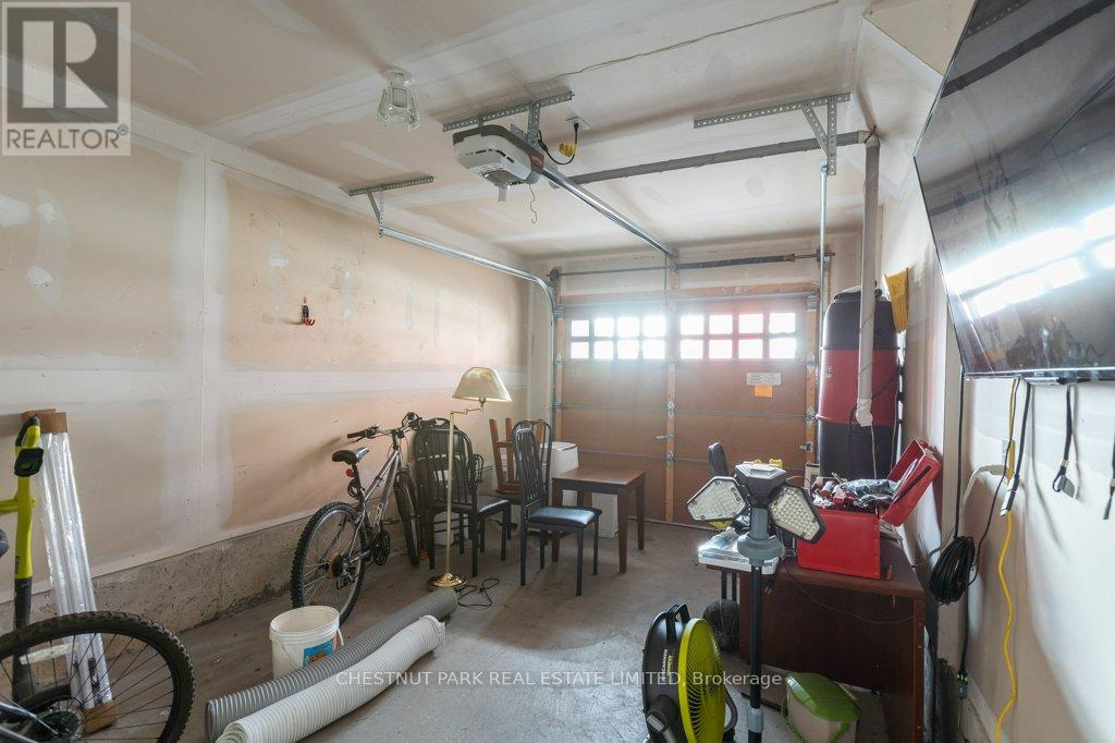 35 Mantello Drive, Toronto, Ontario  M3J 0H6 - Photo 34 - W12484315