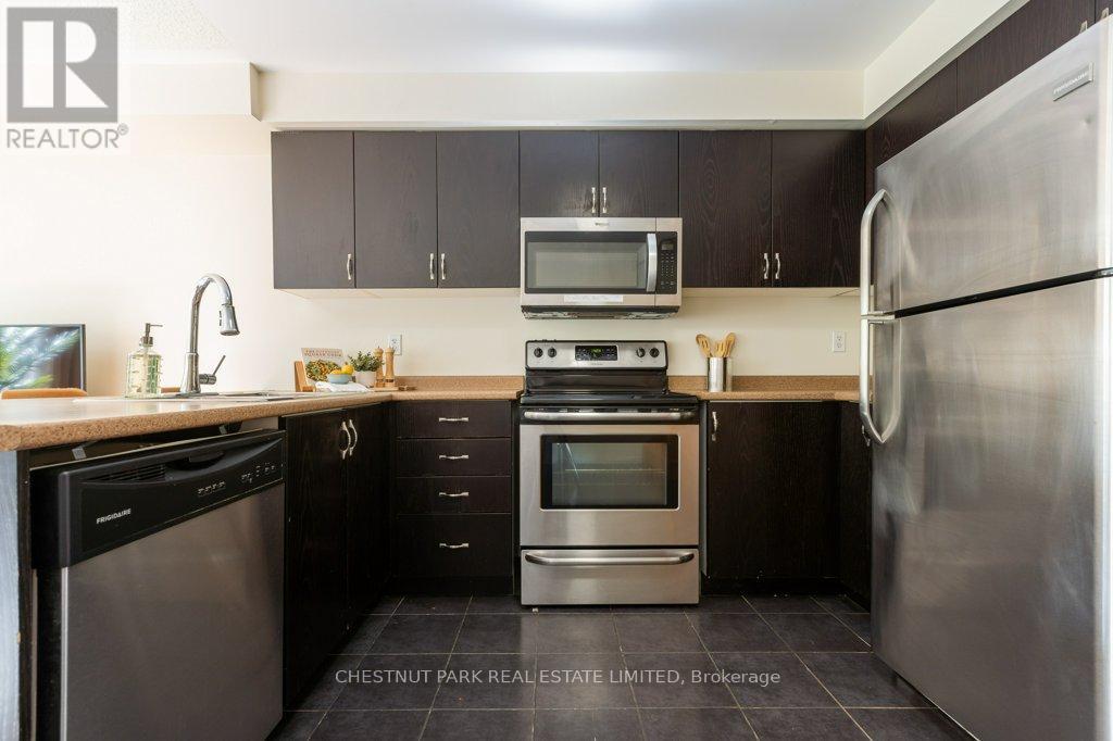 35 Mantello Drive, Toronto, Ontario  M3J 0H6 - Photo 4 - W12484315