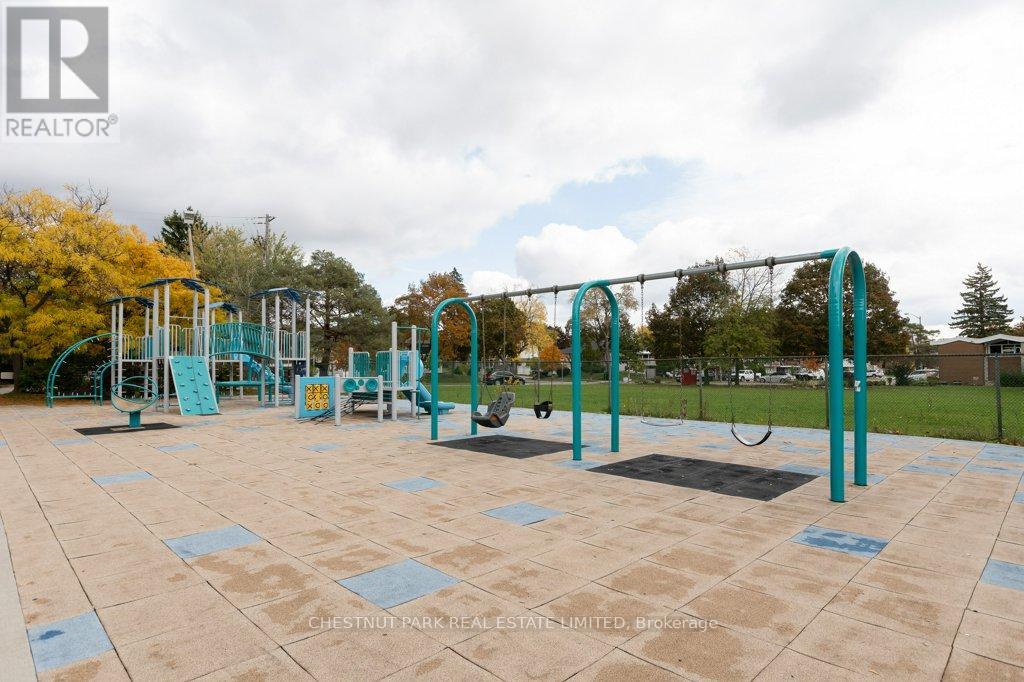 35 Mantello Drive, Toronto, Ontario  M3J 0H6 - Photo 40 - W12484315
