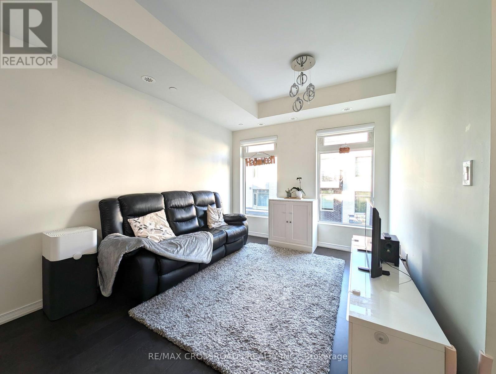 244 - 19 Applewood Lane, Toronto, Ontario  M9C 0C1 - Photo 5 - W12484321