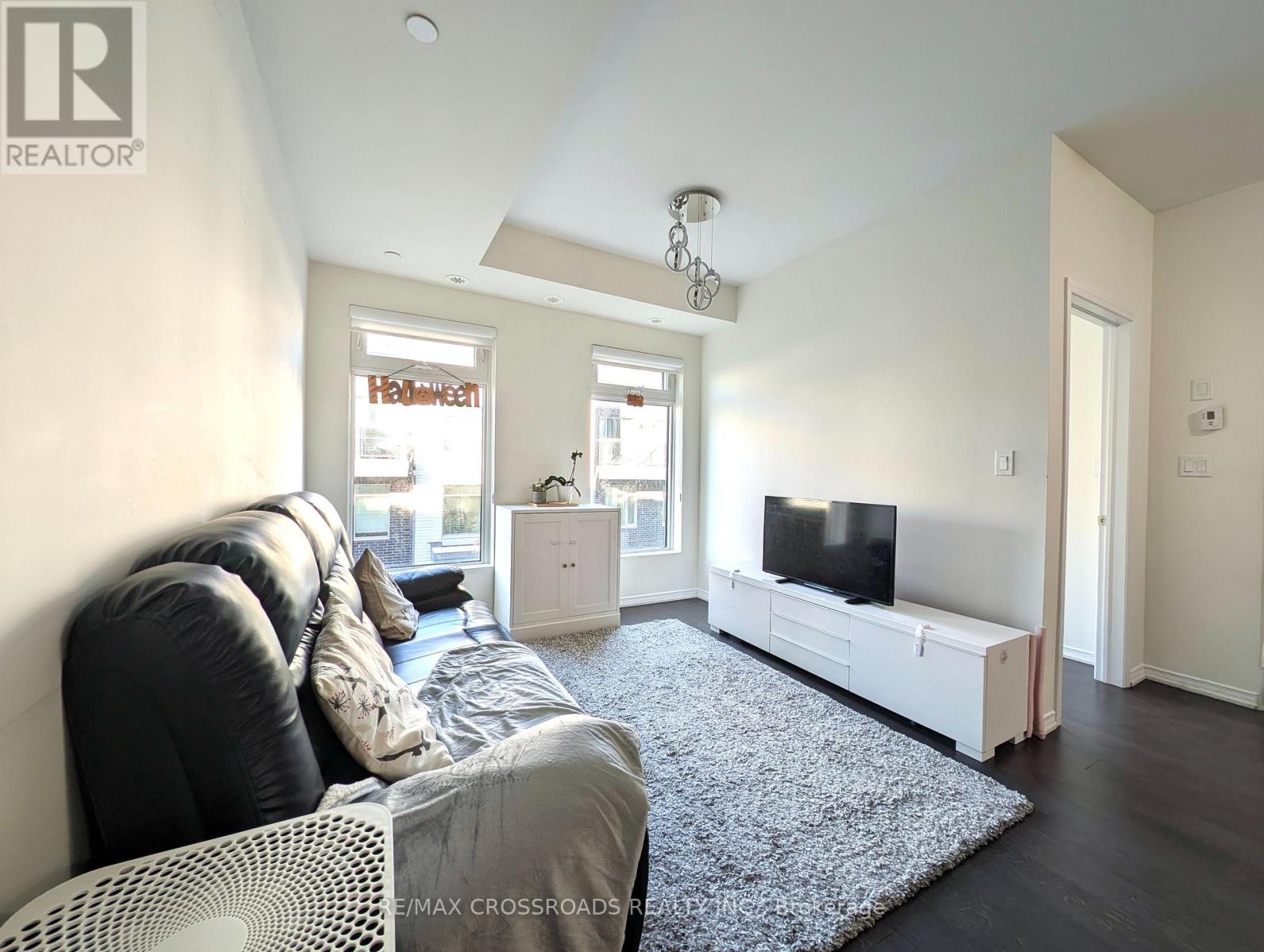 244 - 19 Applewood Lane, Toronto, Ontario  M9C 0C1 - Photo 6 - W12484321
