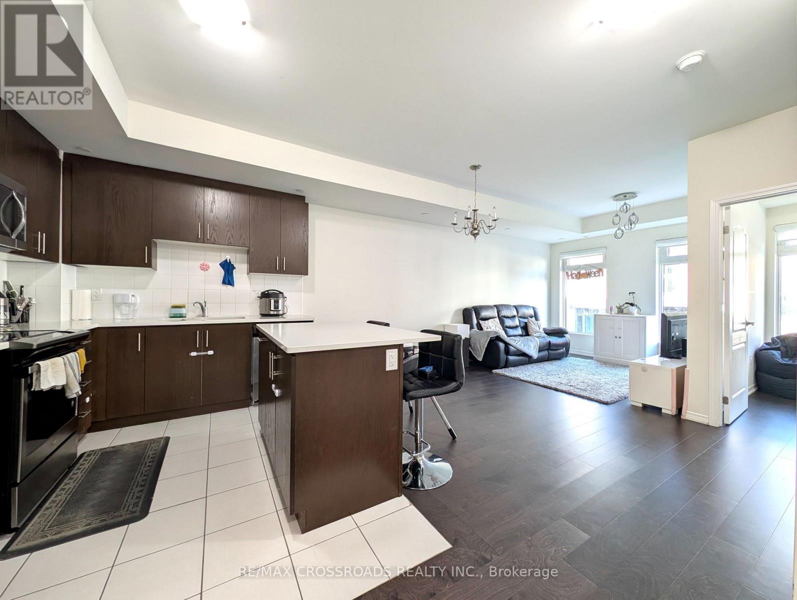 244 - 19 Applewood Lane, Toronto, Ontario  M9C 0C1 - Photo 7 - W12484321