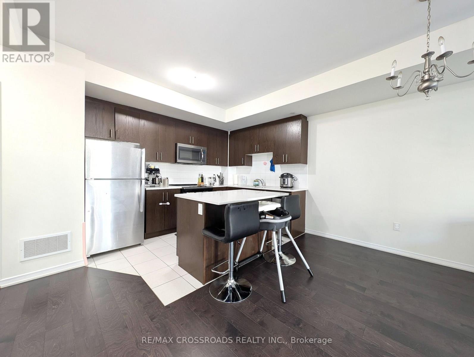 244 - 19 Applewood Lane, Toronto, Ontario  M9C 0C1 - Photo 8 - W12484321