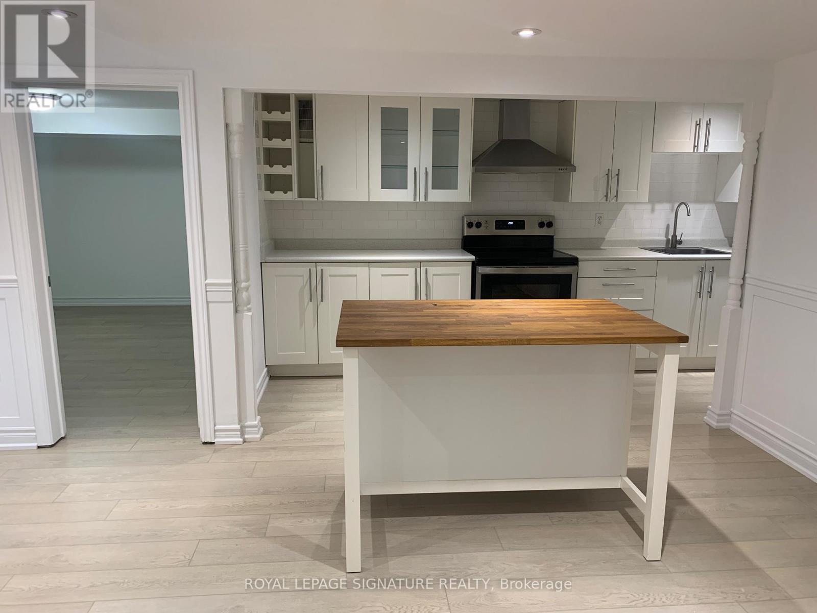 34 Stevens Crescent, Halton Hills, Ontario  L7G 1B6 - Photo 3 - W12484330