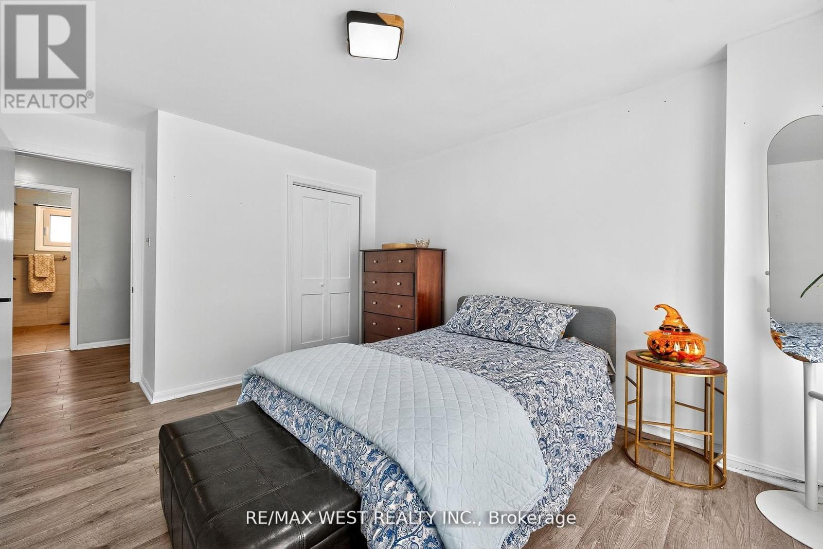 54 Barker Avenue, Toronto, Ontario  M9V 4A1 - Photo 16 - W12484333