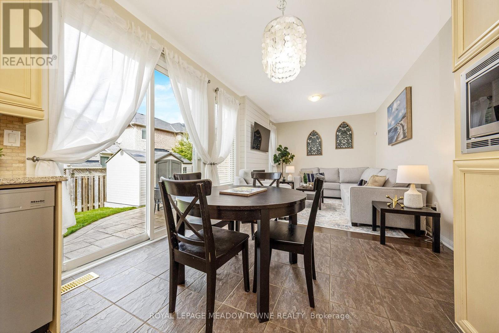 319 Silver Court, Milton, Ontario  L9T 0N6 - Photo 21 - W12484345