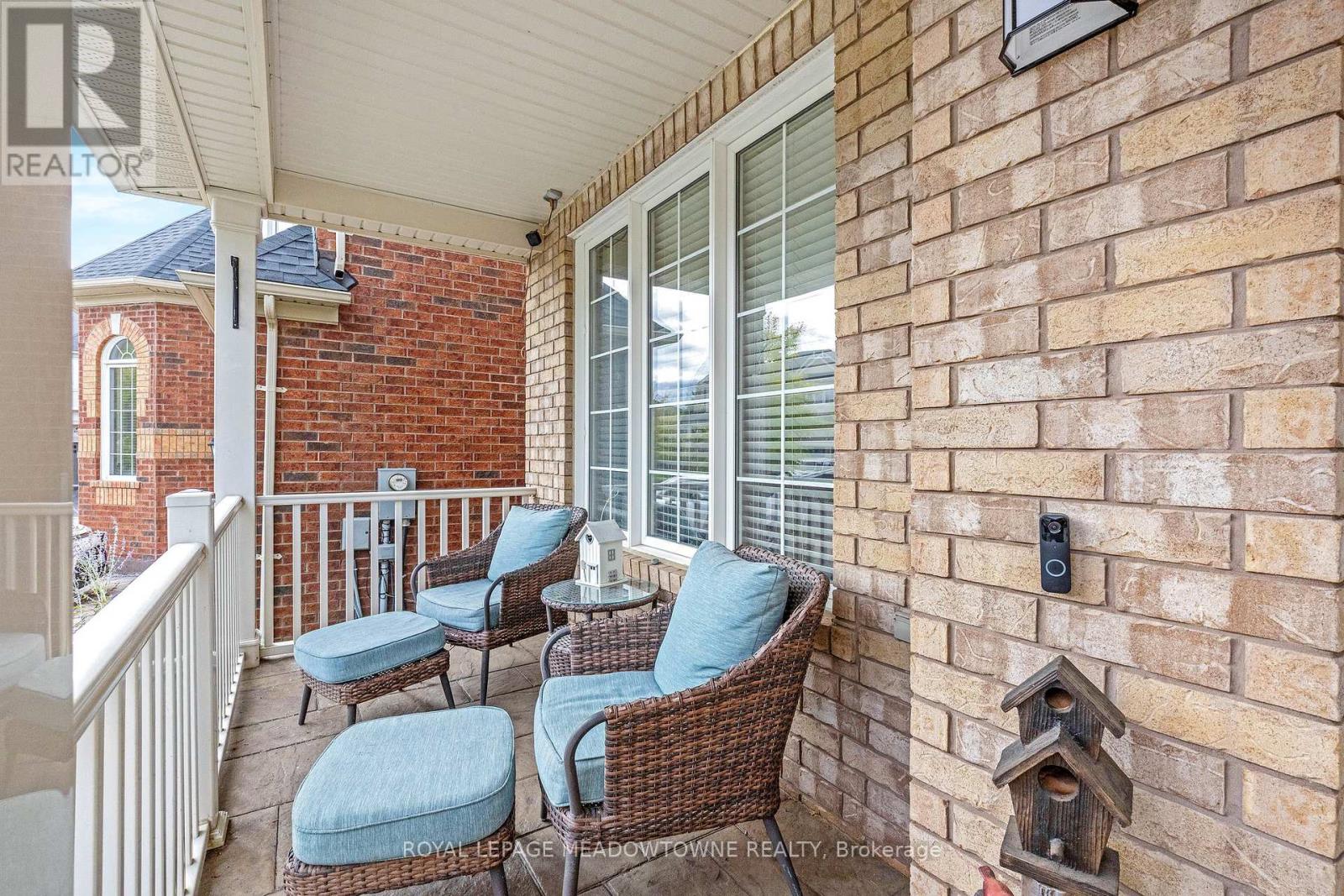 319 Silver Court, Milton, Ontario  L9T 0N6 - Photo 3 - W12484345