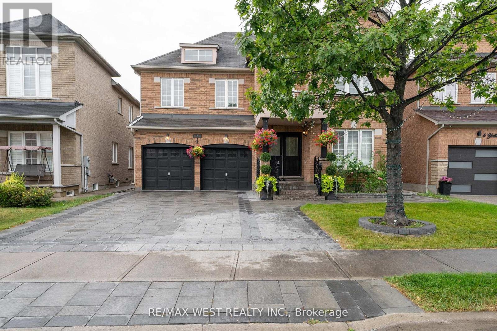 8 Yellow Avens Boulevard, Brampton, Ontario  L6R 0K5 - Photo 2 - W12484361