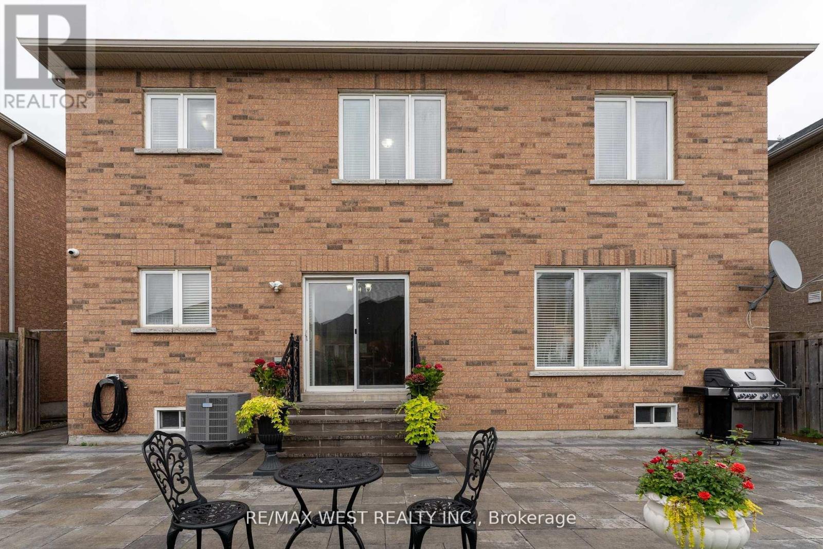 8 Yellow Avens Boulevard, Brampton, Ontario  L6R 0K5 - Photo 45 - W12484361