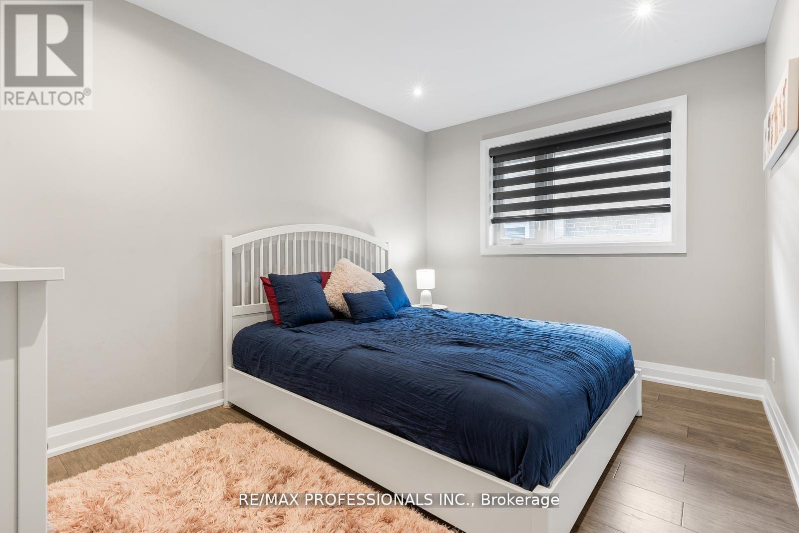 20 Bradbury Crescent, Toronto, Ontario  M9C 4B2 - Photo 13 - W12484369