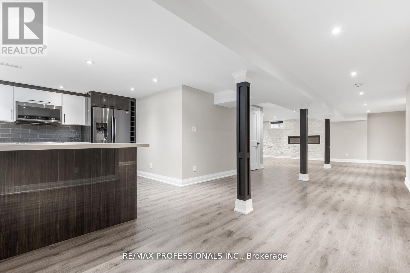 20 Bradbury Crescent, Toronto, Ontario  M9C 4B2 - Photo 18 - W12484369