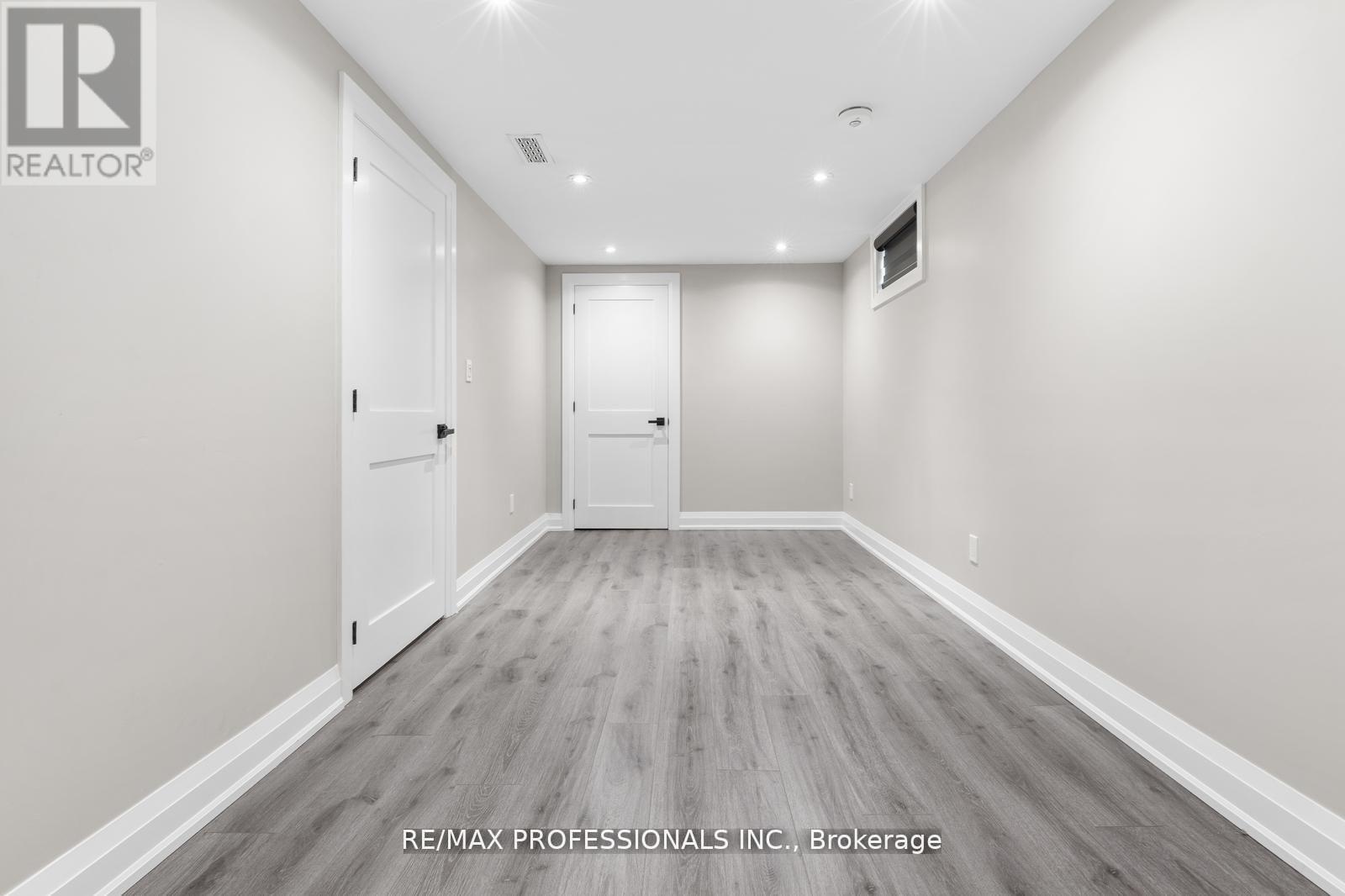 20 Bradbury Crescent, Toronto, Ontario  M9C 4B2 - Photo 23 - W12484369