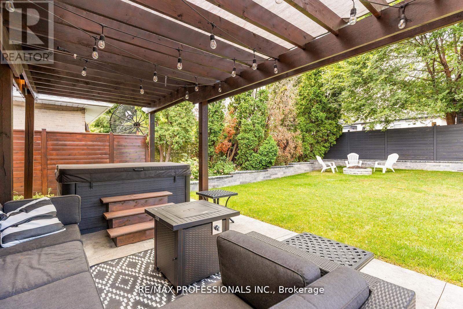 20 Bradbury Crescent, Toronto, Ontario  M9C 4B2 - Photo 26 - W12484369