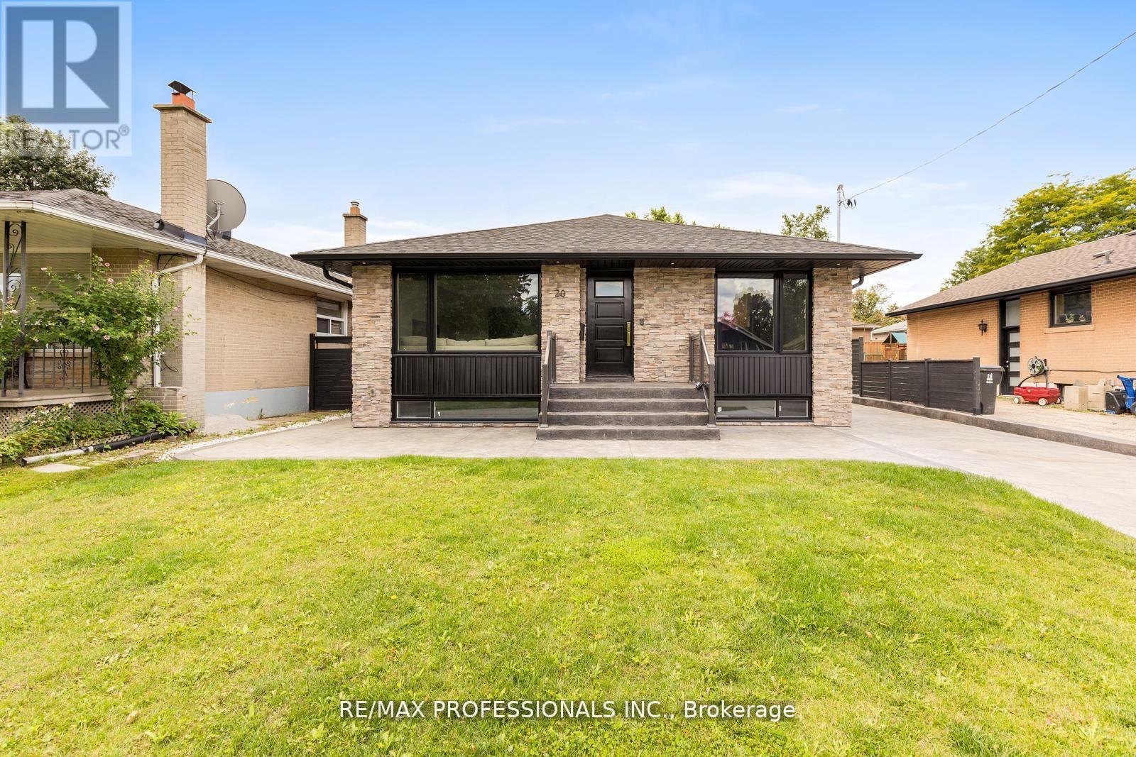 20 Bradbury Crescent, Toronto, Ontario  M9C 4B2 - Photo 30 - W12484369