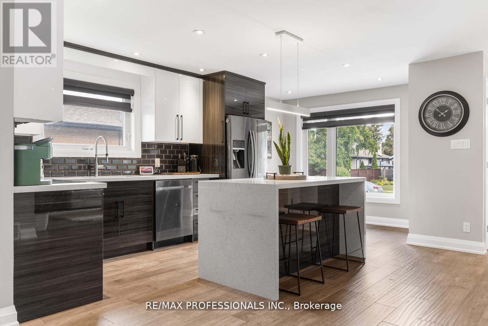 20 Bradbury Crescent, Toronto, Ontario  M9C 4B2 - Photo 6 - W12484369