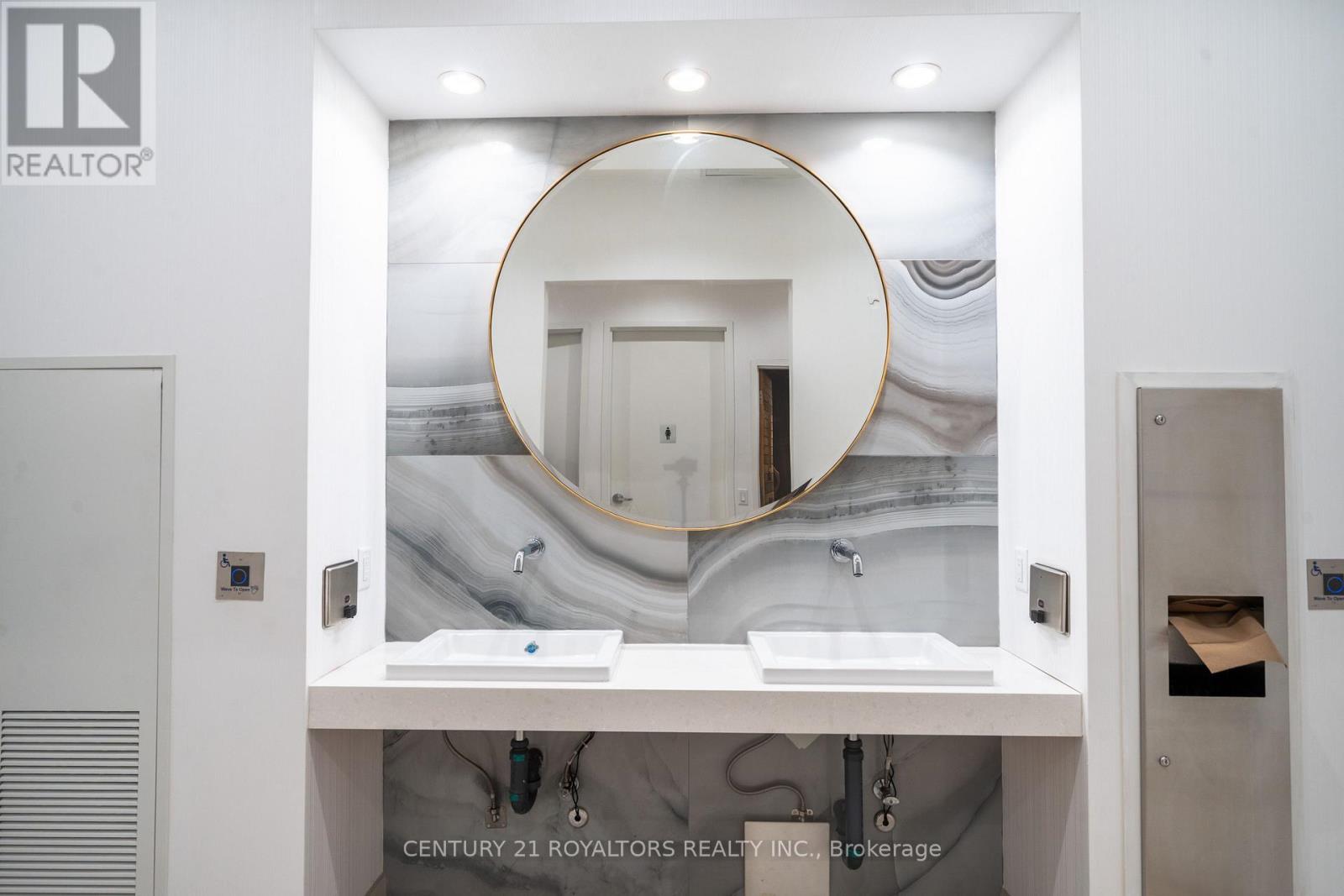 1402 - 70 Annie Craig Drive, Toronto, Ontario  M8V 0C5 - Photo 7 - W12484374