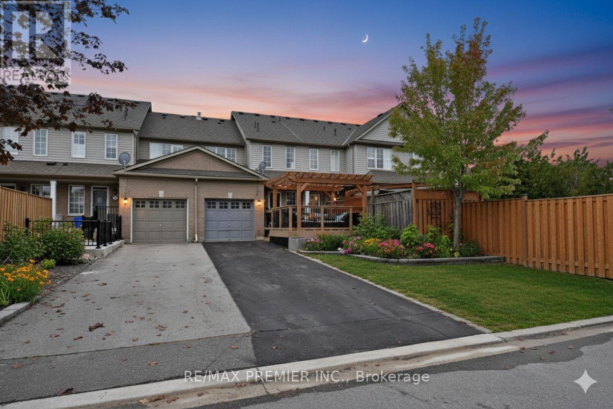 64 Manley Lane, Milton, Ontario  L9T 5N8 - Photo 6 - W12484381