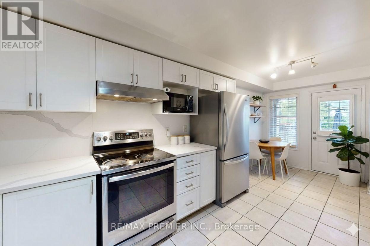 64 Manley Lane, Milton, Ontario  L9T 5N8 - Photo 7 - W12484381