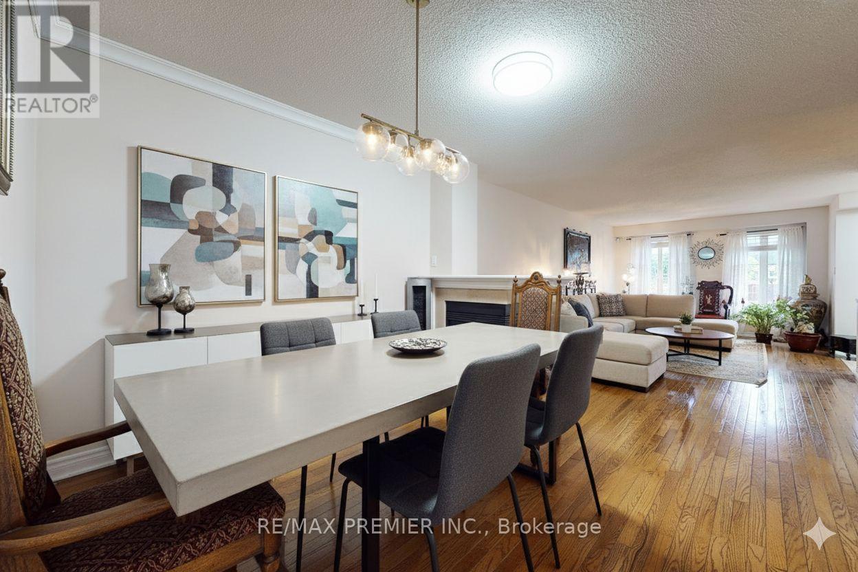 64 Manley Lane, Milton, Ontario  L9T 5N8 - Photo 8 - W12484381