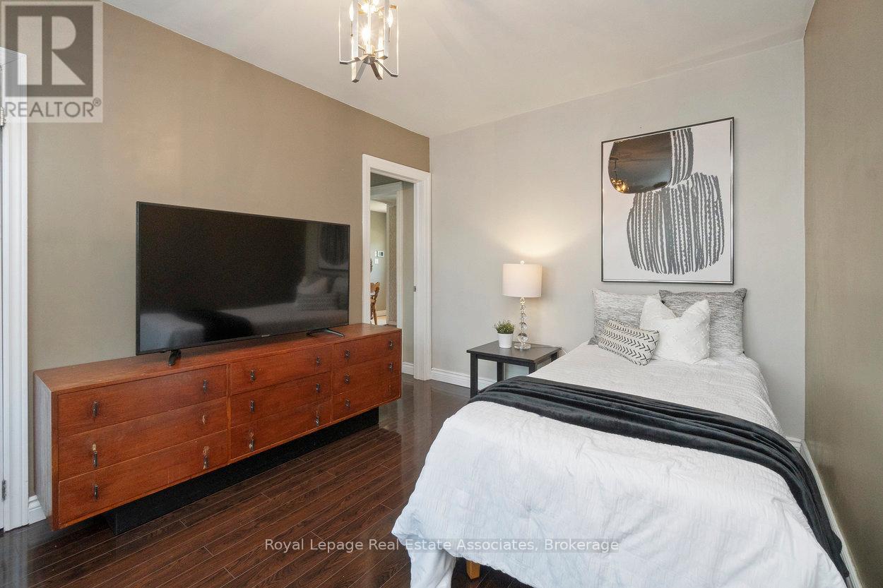 107 Court Street N, Milton, Ontario  L9T 2S4 - Photo 12 - W12484399