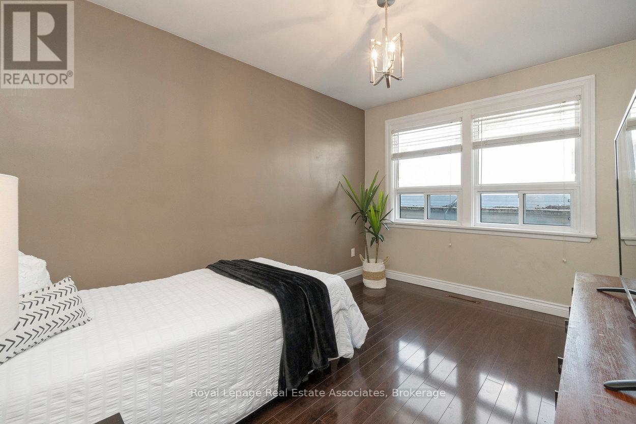 107 Court Street N, Milton, Ontario  L9T 2S4 - Photo 13 - W12484399