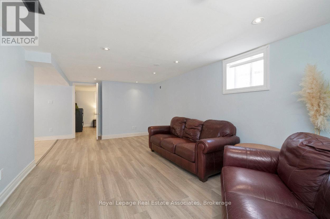 107 Court Street N, Milton, Ontario  L9T 2S4 - Photo 20 - W12484399