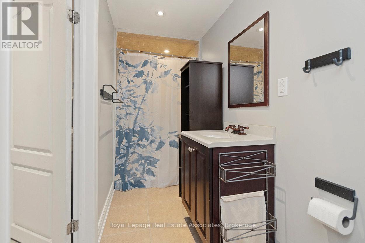 107 Court Street N, Milton, Ontario  L9T 2S4 - Photo 26 - W12484399