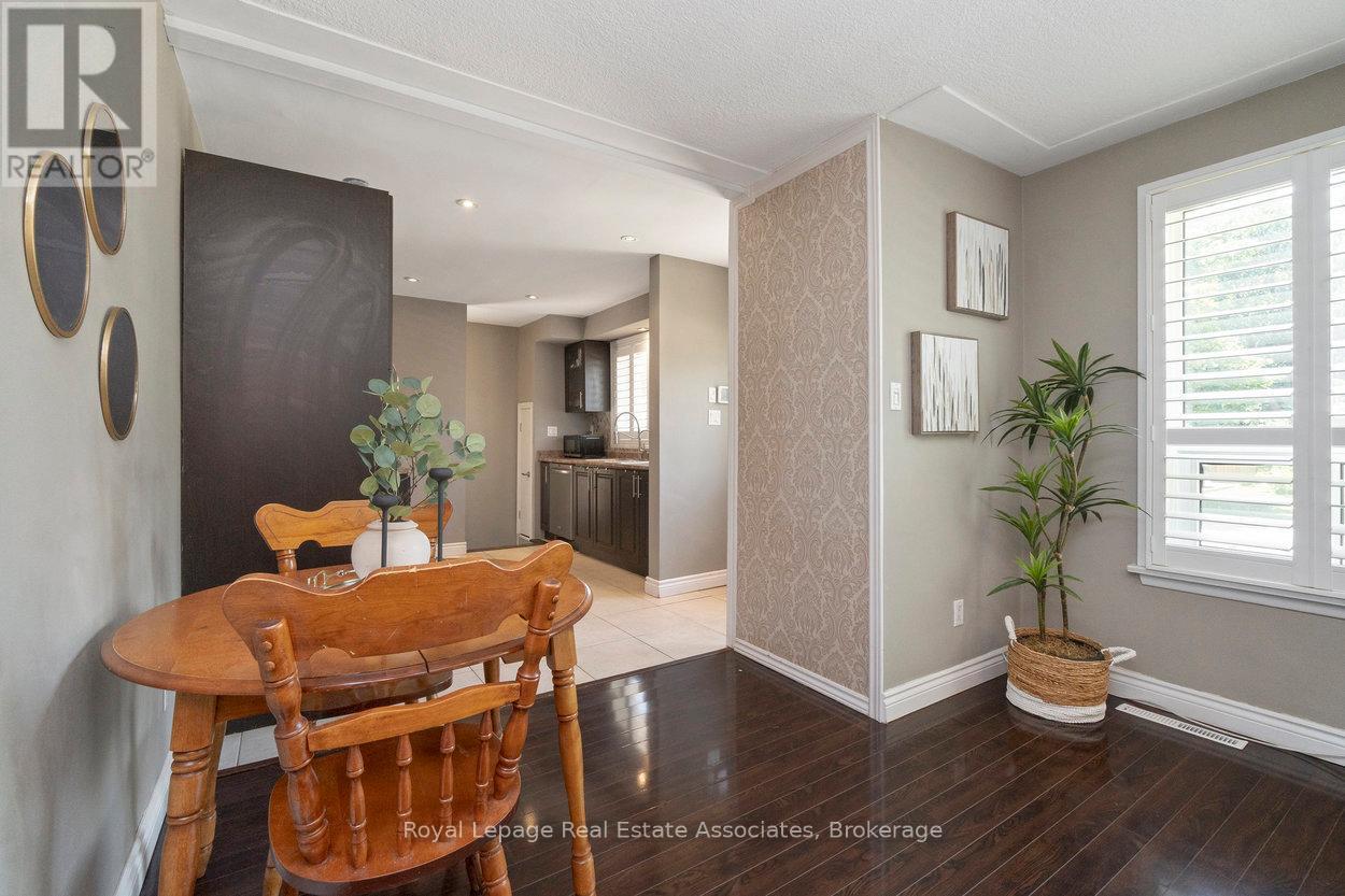 107 Court Street N, Milton, Ontario  L9T 2S4 - Photo 9 - W12484399