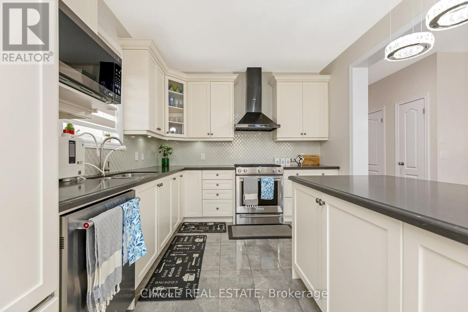 Above Ground Unit - 9 Brethby Street, Caledon, Ontario  L7C 3W2 - Photo 13 - W12484412