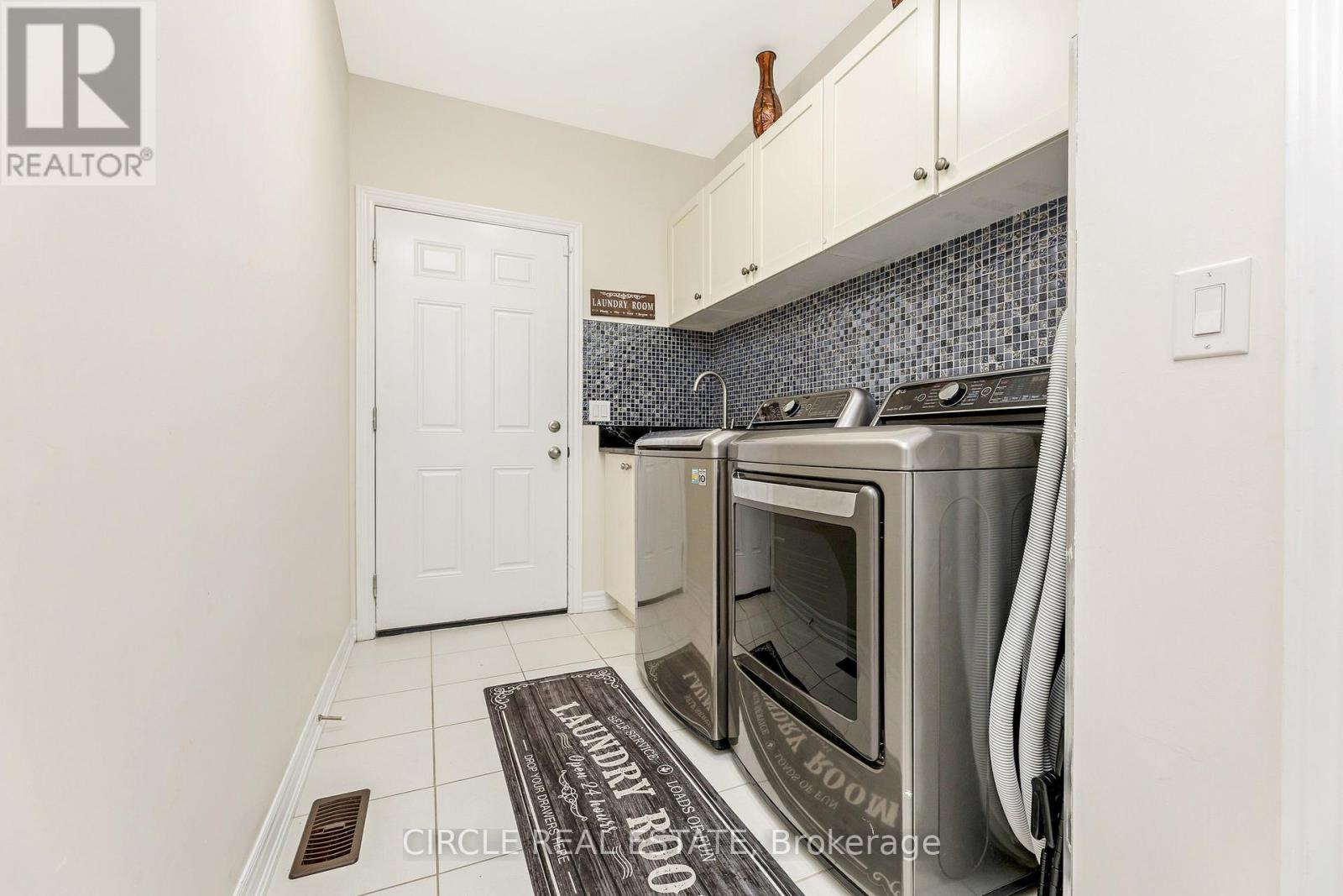 Above Ground Unit - 9 Brethby Street, Caledon, Ontario  L7C 3W2 - Photo 16 - W12484412