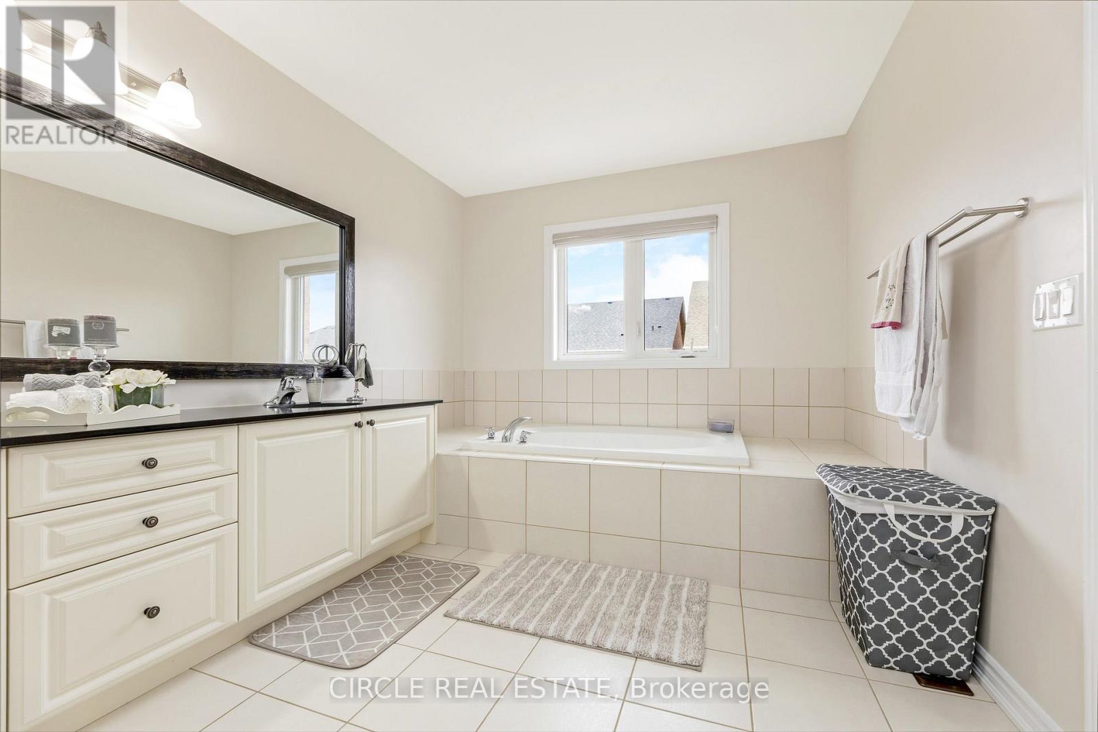 Above Ground Unit - 9 Brethby Street, Caledon, Ontario  L7C 3W2 - Photo 21 - W12484412