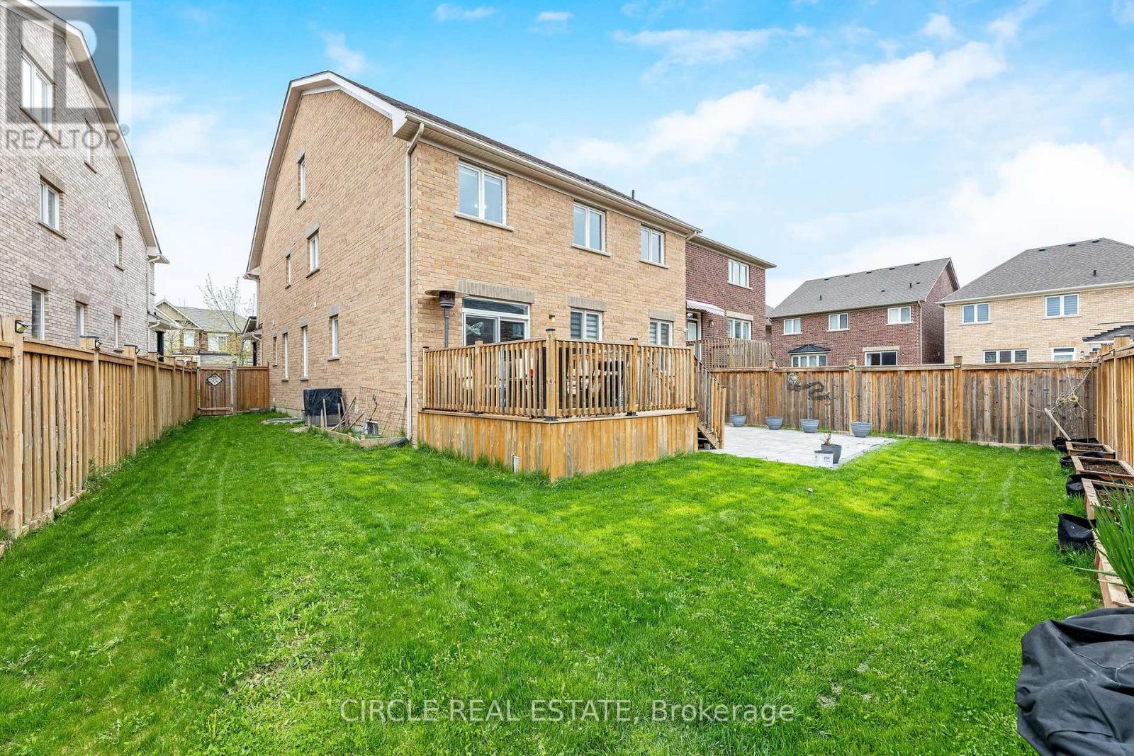 Above Ground Unit - 9 Brethby Street, Caledon, Ontario  L7C 3W2 - Photo 36 - W12484412