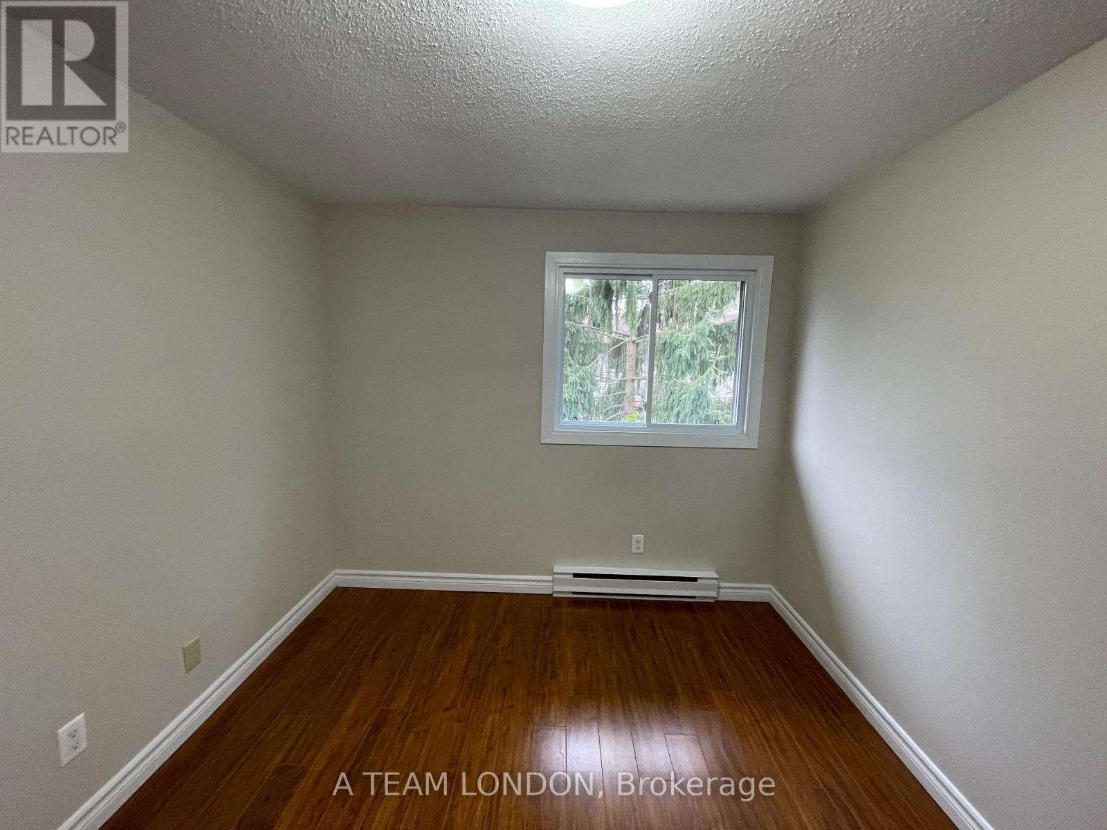31 - 135 Belmont Drive, London South, Ontario  N6J 4J3 - Photo 14 - X12484416