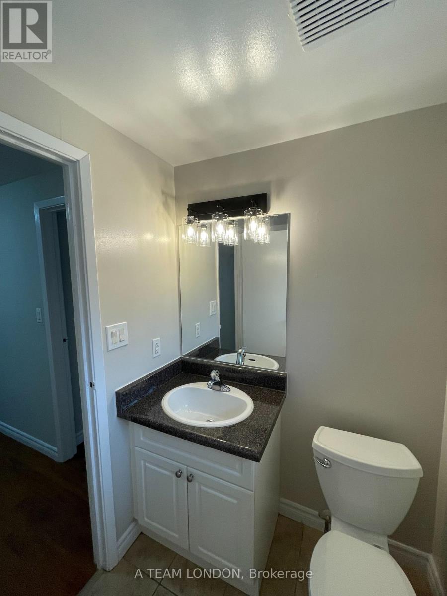 31 - 135 Belmont Drive, London South, Ontario  N6J 4J3 - Photo 9 - X12484416