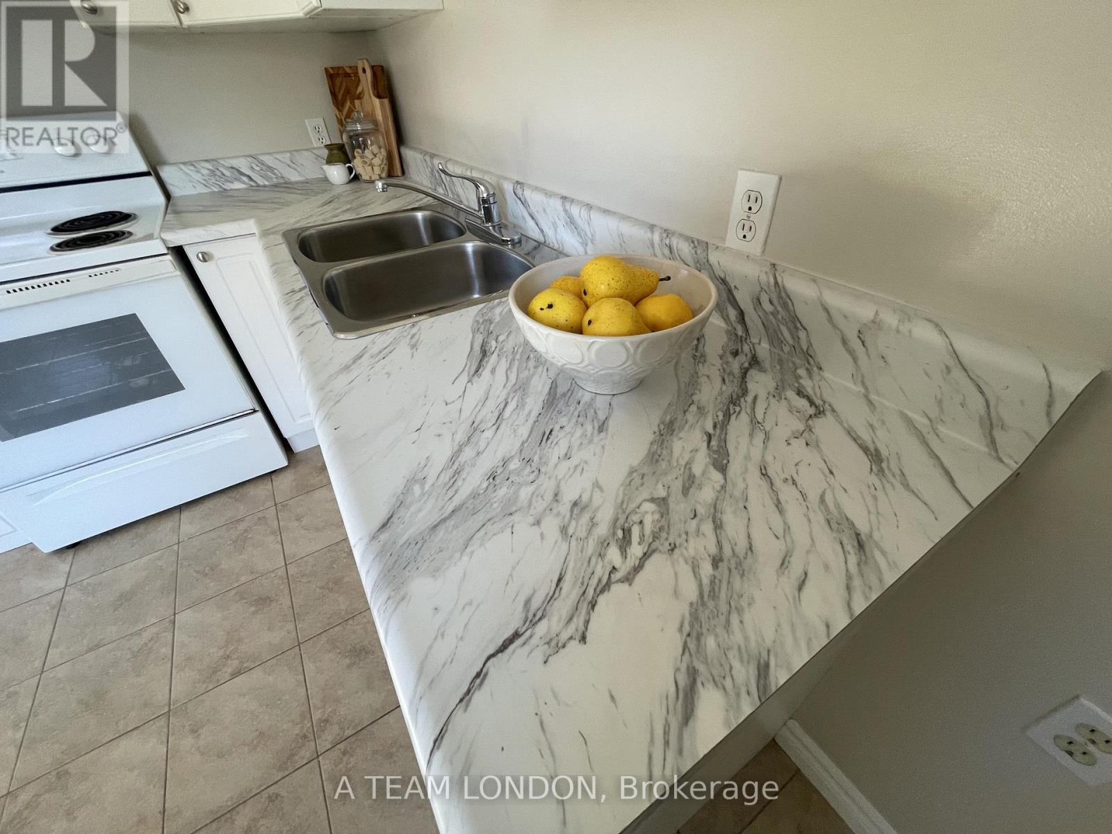 66 - 35 Waterman Avenue, London South, Ontario  N6C 5T8 - Photo 38 - X12484418