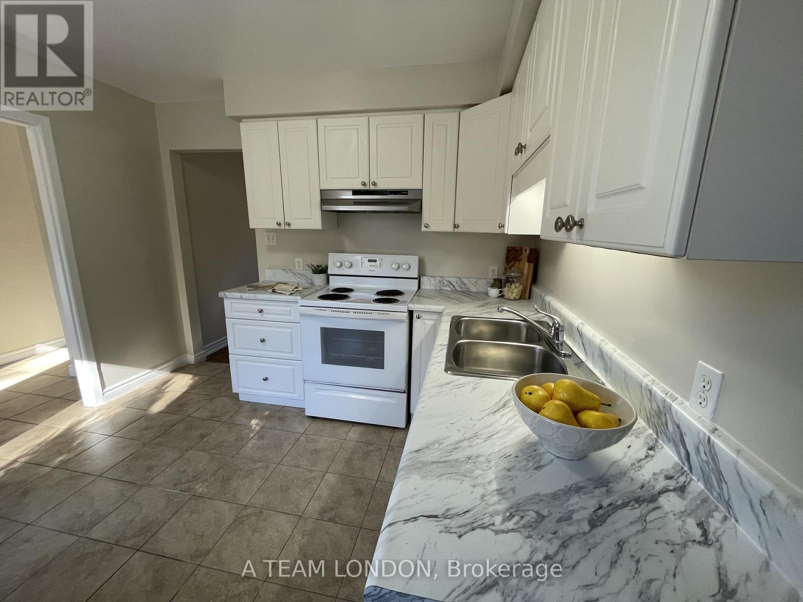 66 - 35 Waterman Avenue, London South, Ontario  N6C 5T8 - Photo 8 - X12484418
