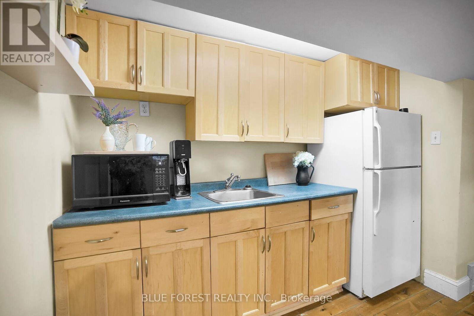 281 Cathcart Street, London South, Ontario  N6C 3N6 - Photo 37 - X12484438