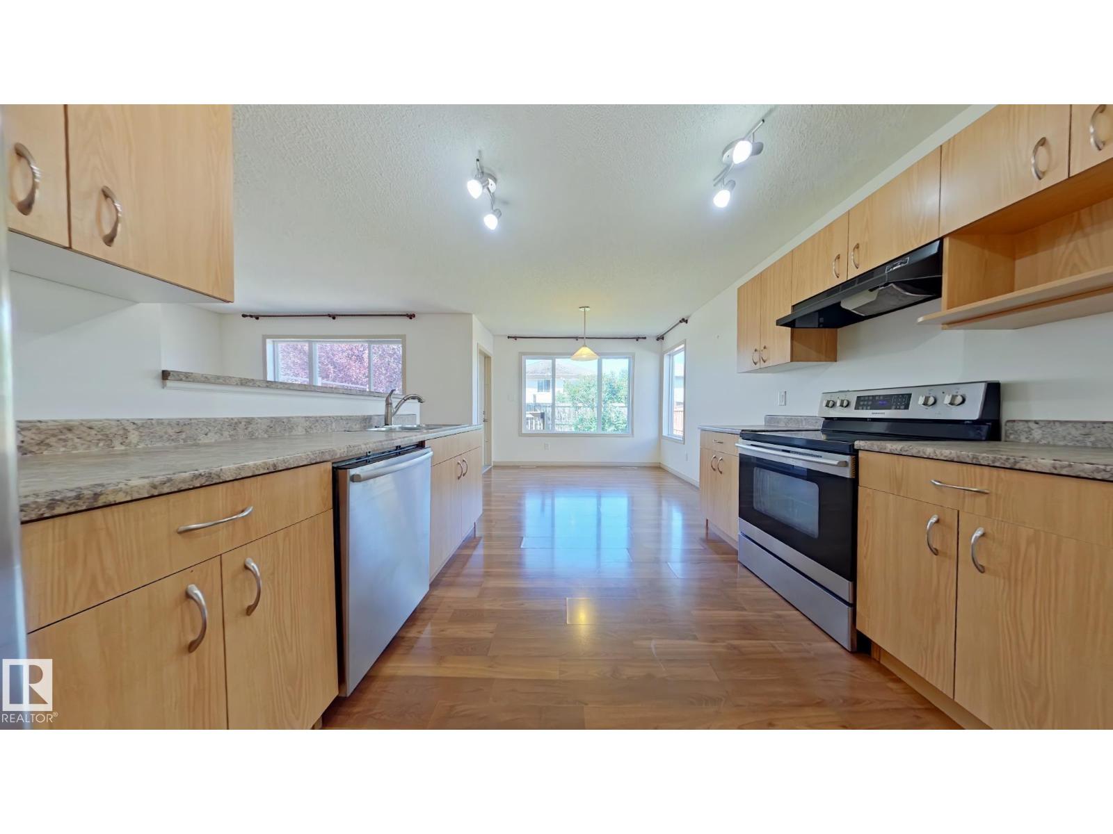 11712 13 Av Sw, Edmonton, Alberta  T6W 0C1 - Photo 2 - E4463666