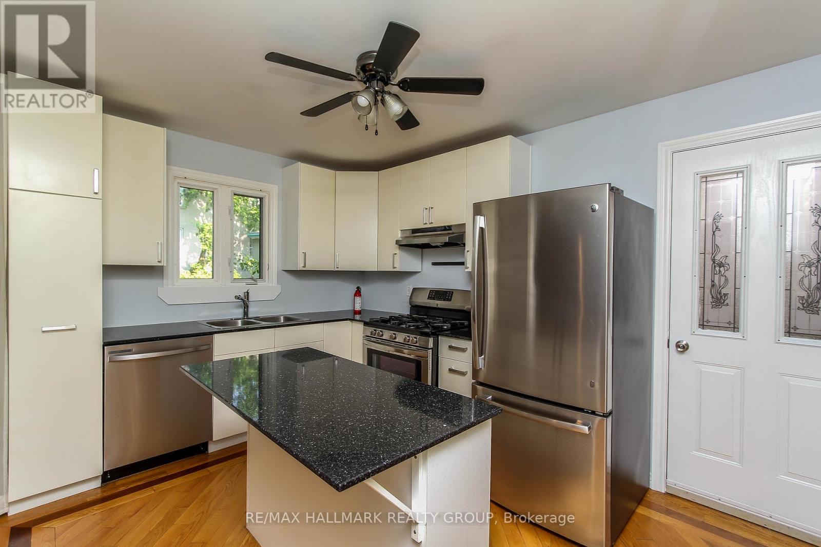 179 Genest Street, Ottawa, Ontario  K1L 7Y8 - Photo 7 - X12484442