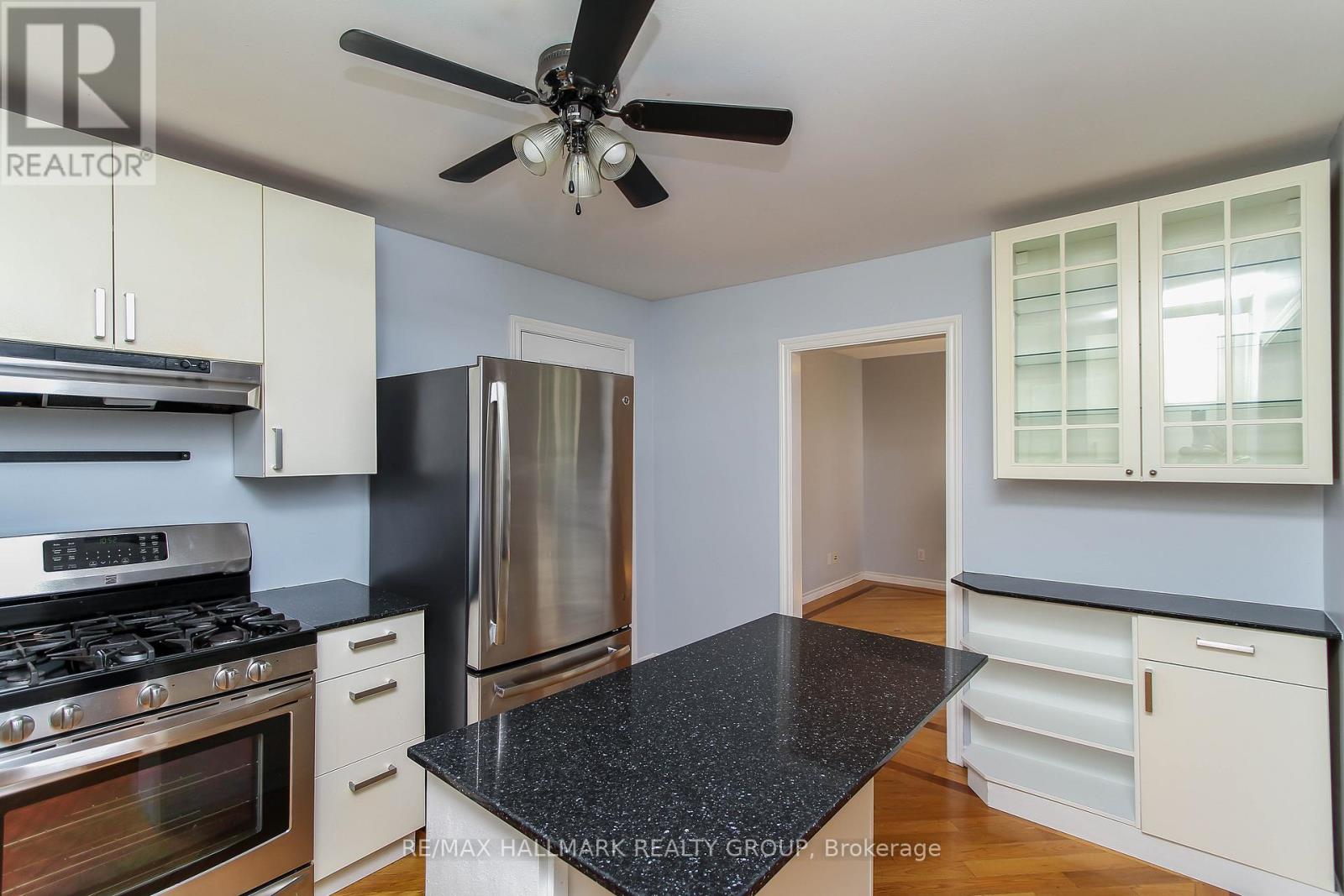 179 Genest Street, Ottawa, Ontario  K1L 7Y8 - Photo 9 - X12484442