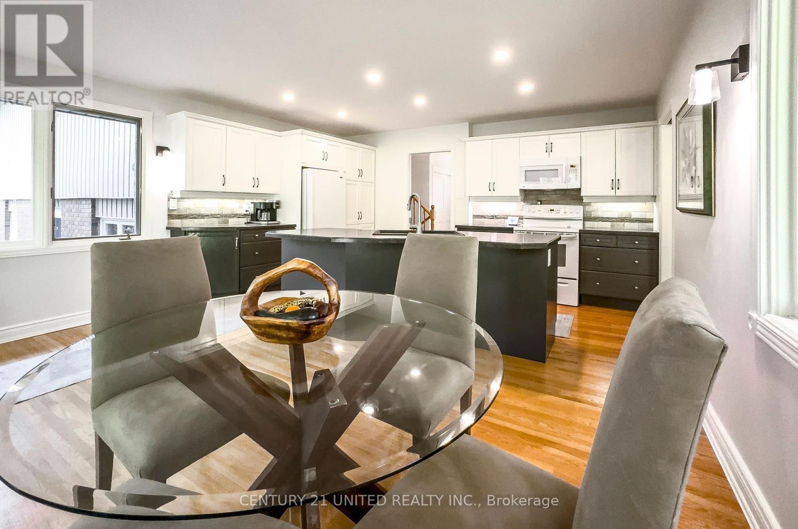 45 Crestwood Avenue, Peterborough, Ontario K9J 1N1 - Photo 21 - X12419689