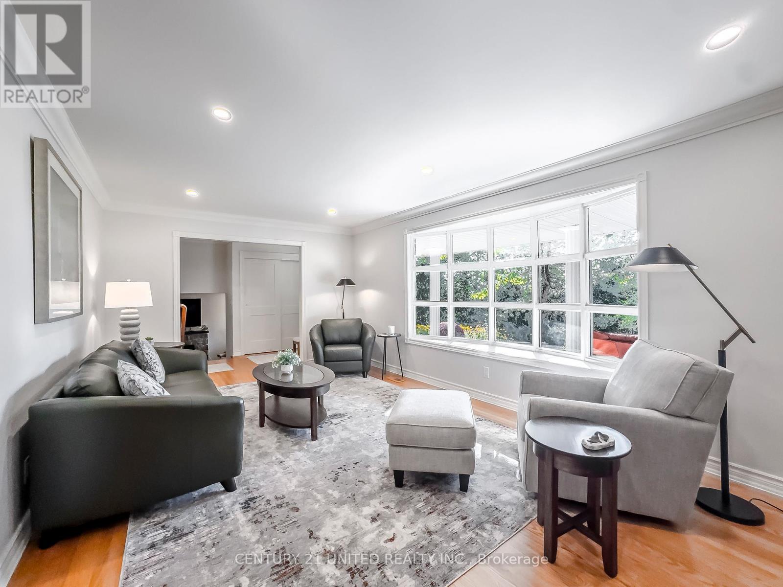 45 Crestwood Avenue, Peterborough, Ontario K9J 1N1 - Photo 15 - X12419689