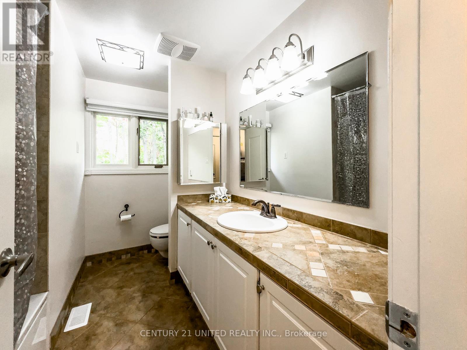 45 Crestwood Avenue, Peterborough, Ontario K9J 1N1 - Photo 28 - X12419689